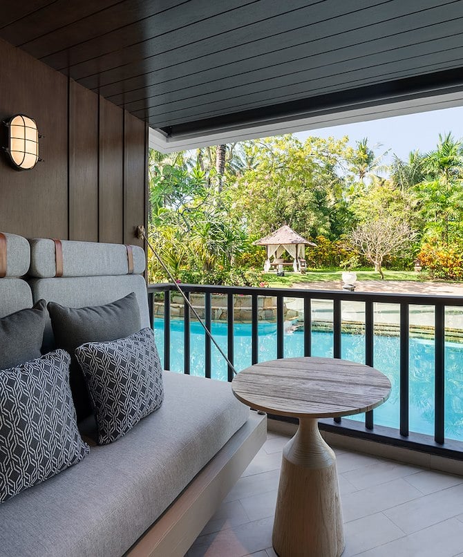 deluxe-lagoon-access-balcony