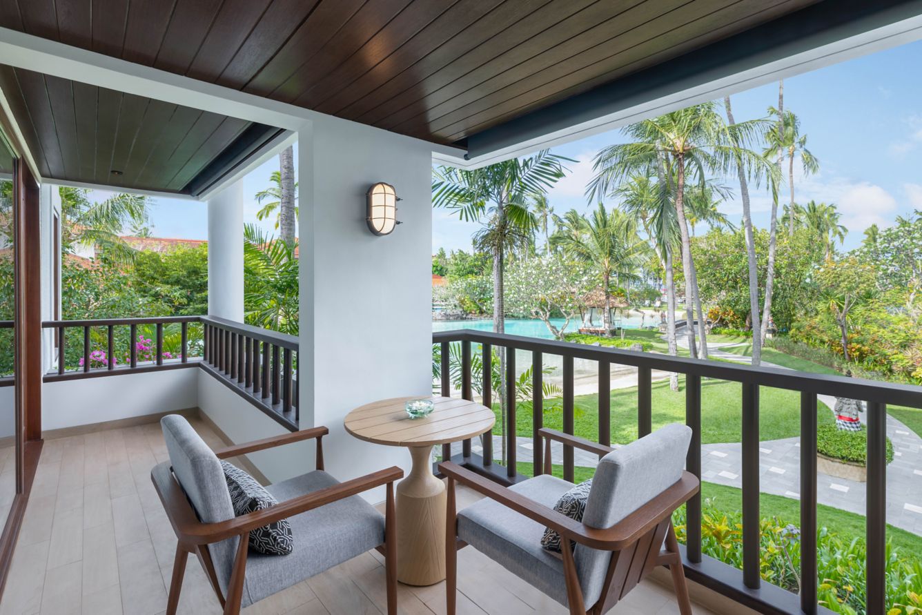 executive suite balcony