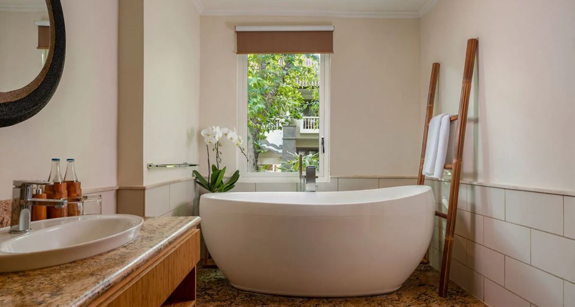 studio plus bathroom
