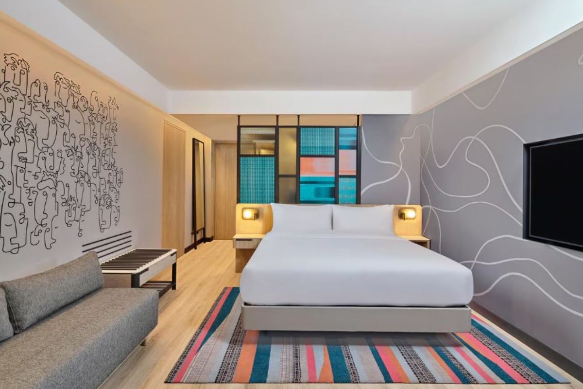 aloft room (2)