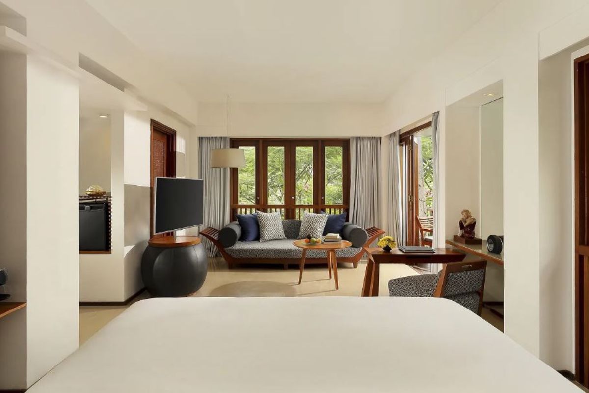corner forest suite (3)