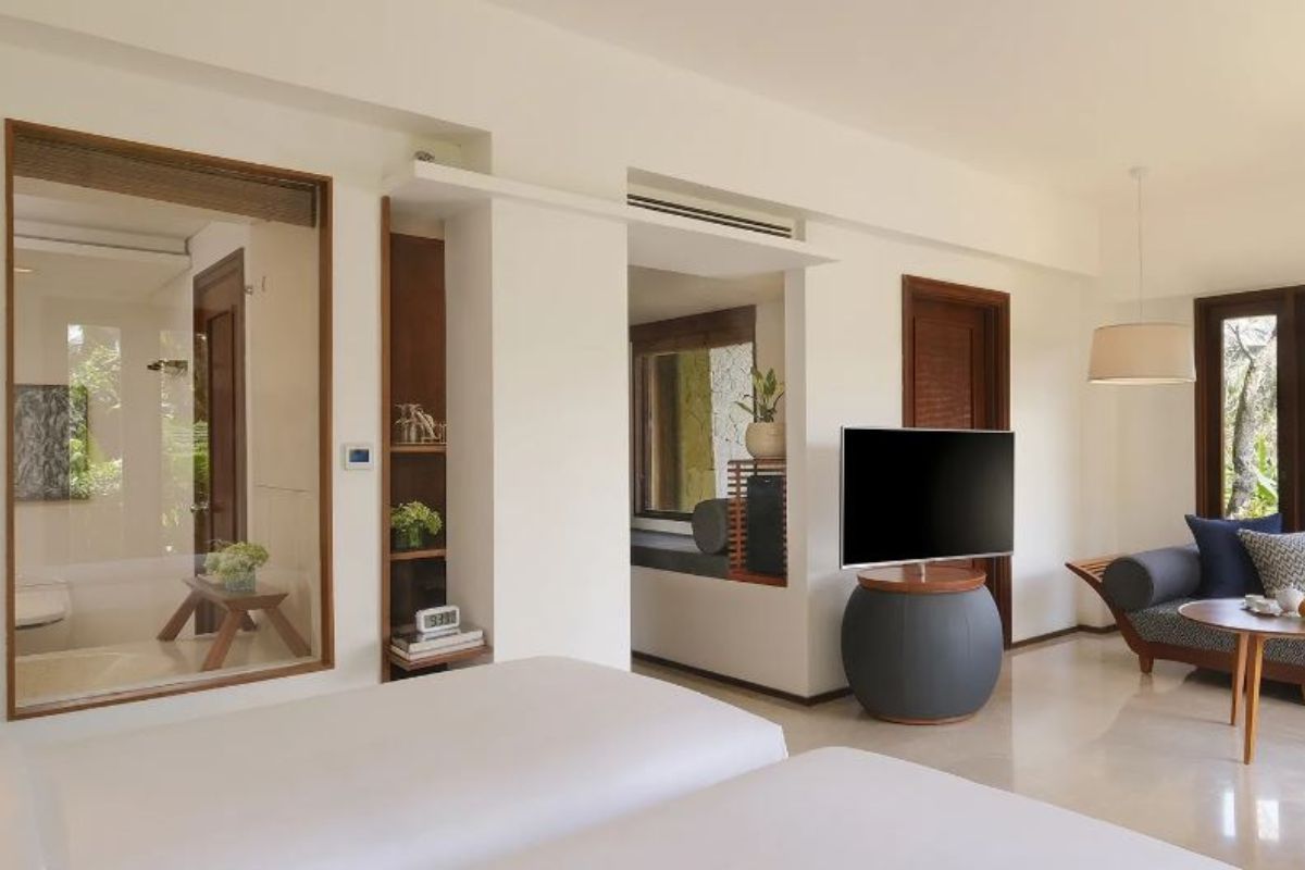 corner forest suite