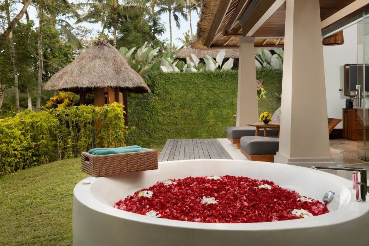 heavenly jacuzzi villa (2)
