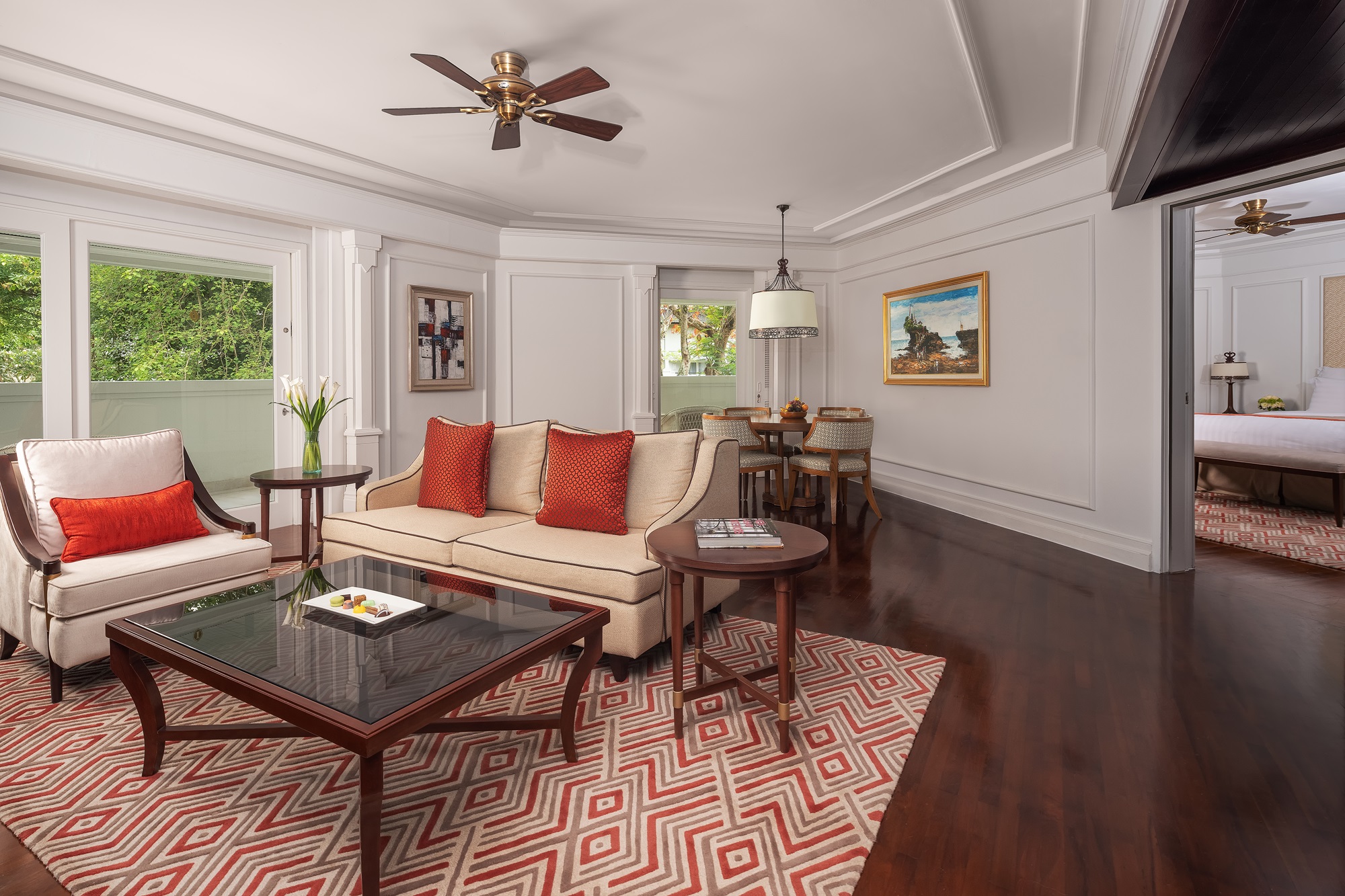 King-Club-Suite-Living-Area