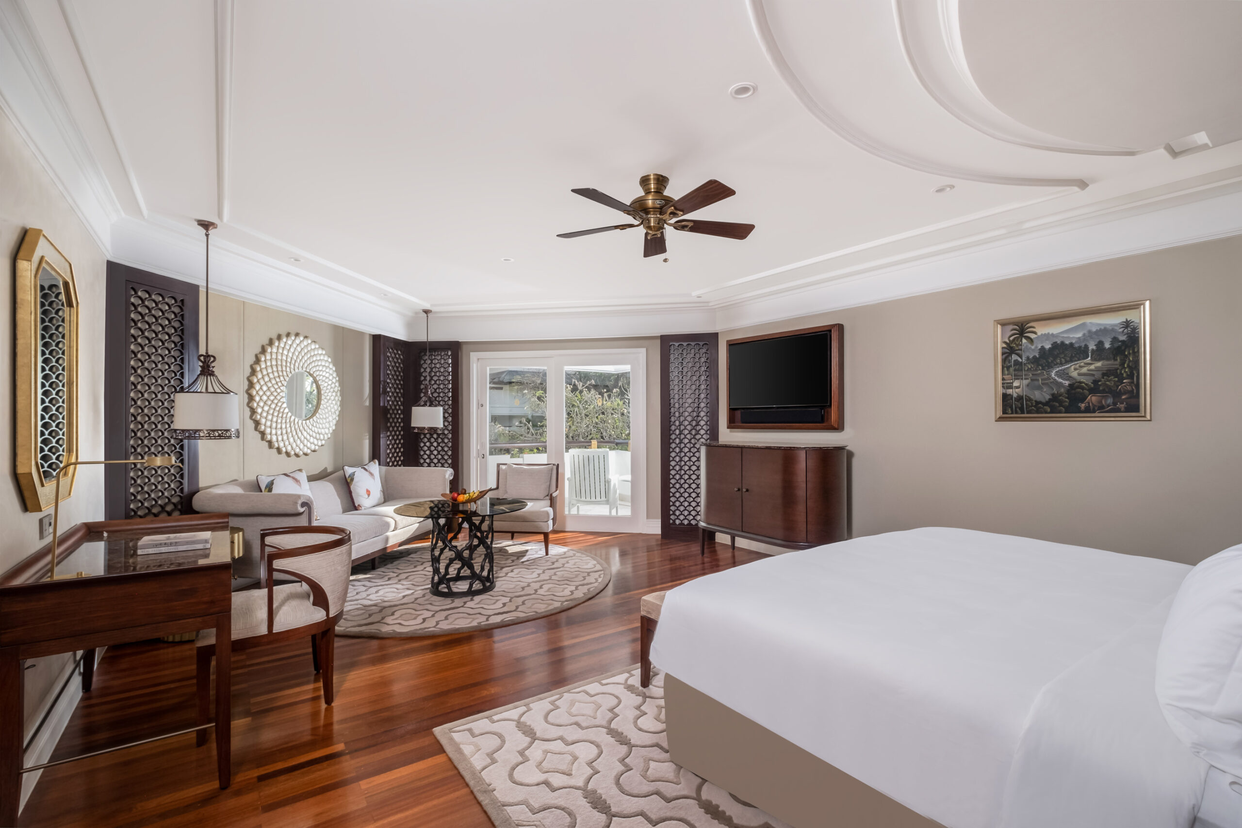 King-Premium-Club-Lounge-Access-scaled