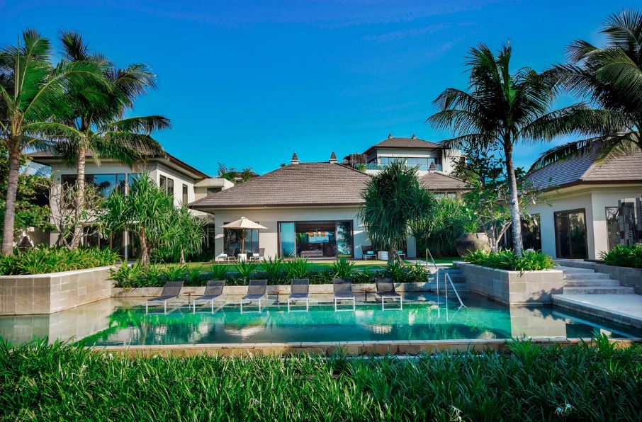 Oceanfront Villa with Private Pool 2