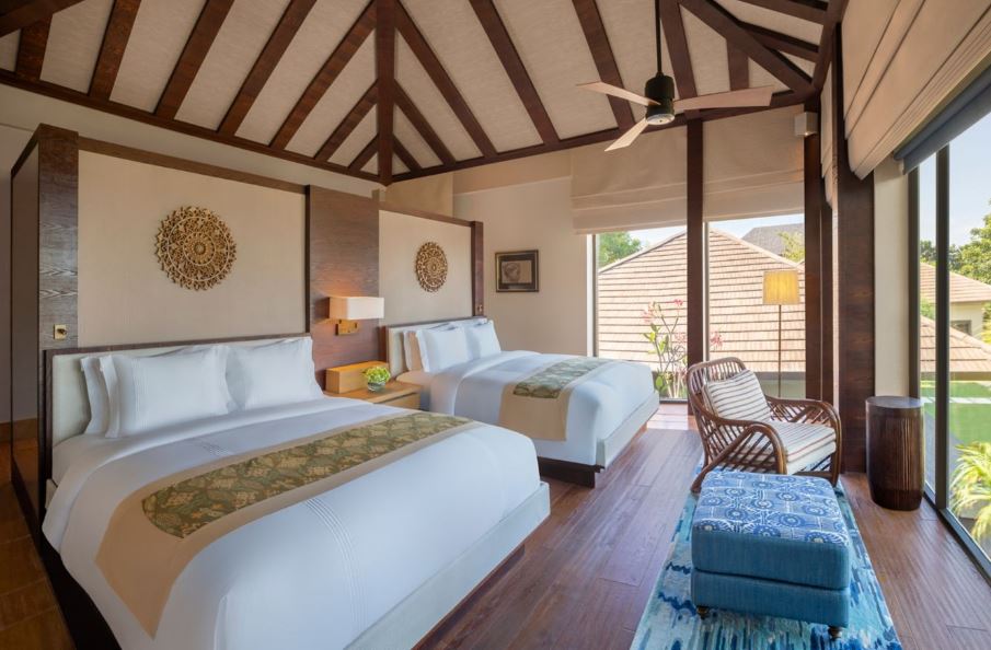 Oceanfront Villa with Private Pool 4