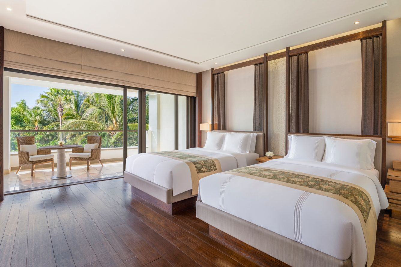The Ritz-Carlton Suite 2