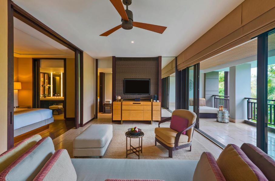 The Ritz-Carlton Suite 3