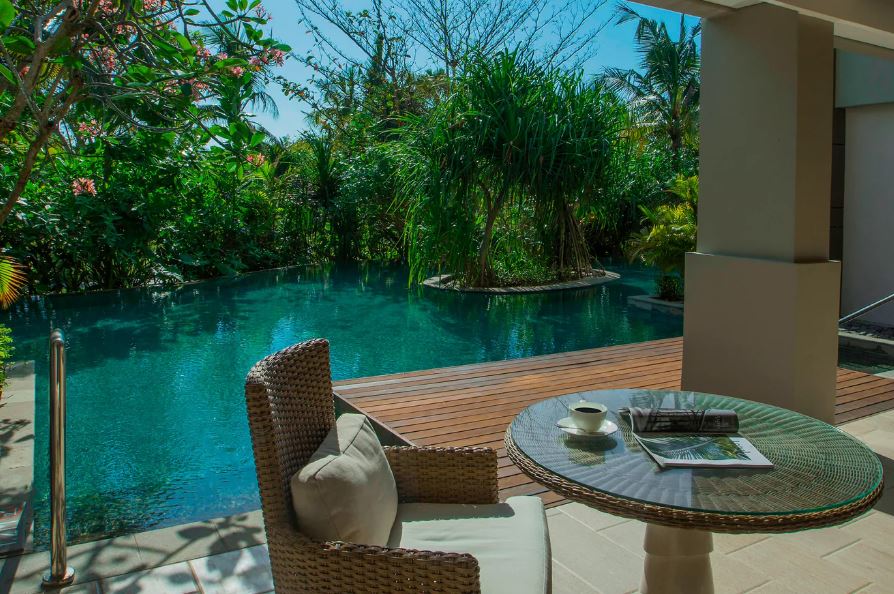 The Ritz-Carlton Suite with Pool Access 4
