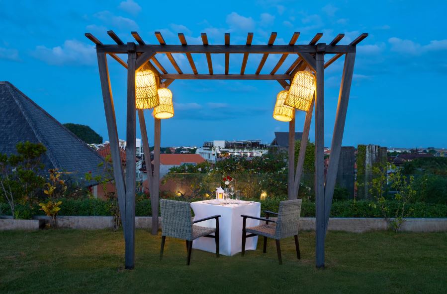 romantic dinner