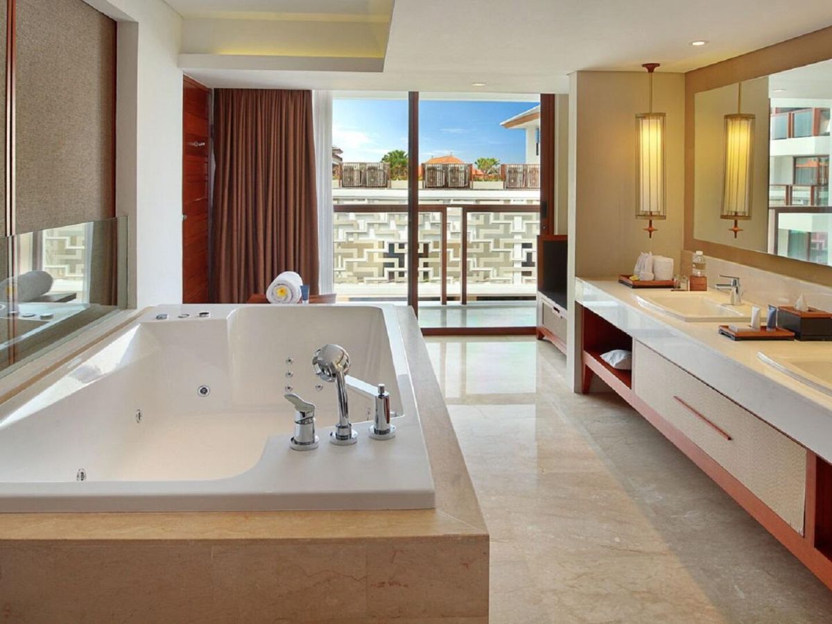 Deluxe Suites with Spa Bath (2)