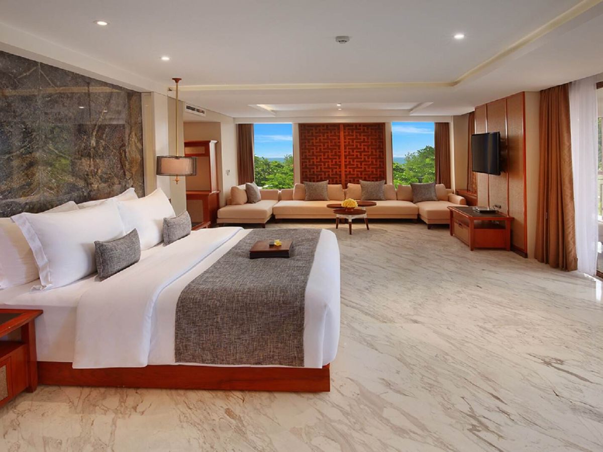 Grand Suites Ocean View with Spa Bath (2)
