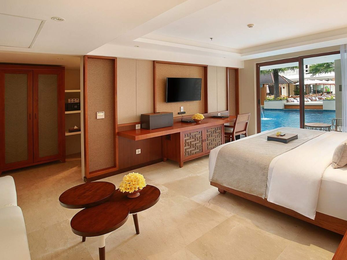 Premier Deluxe Lagoon Access