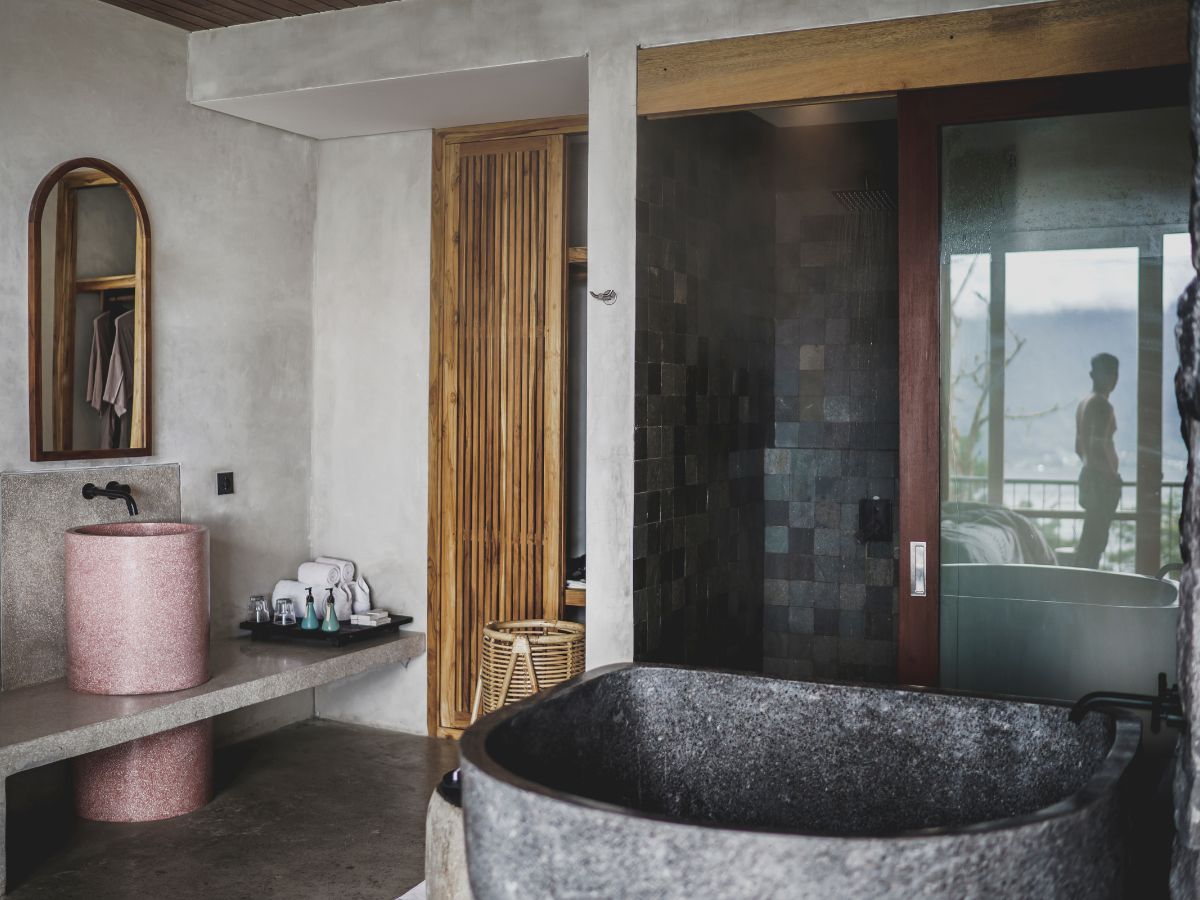 Deluxe Lake View (2)