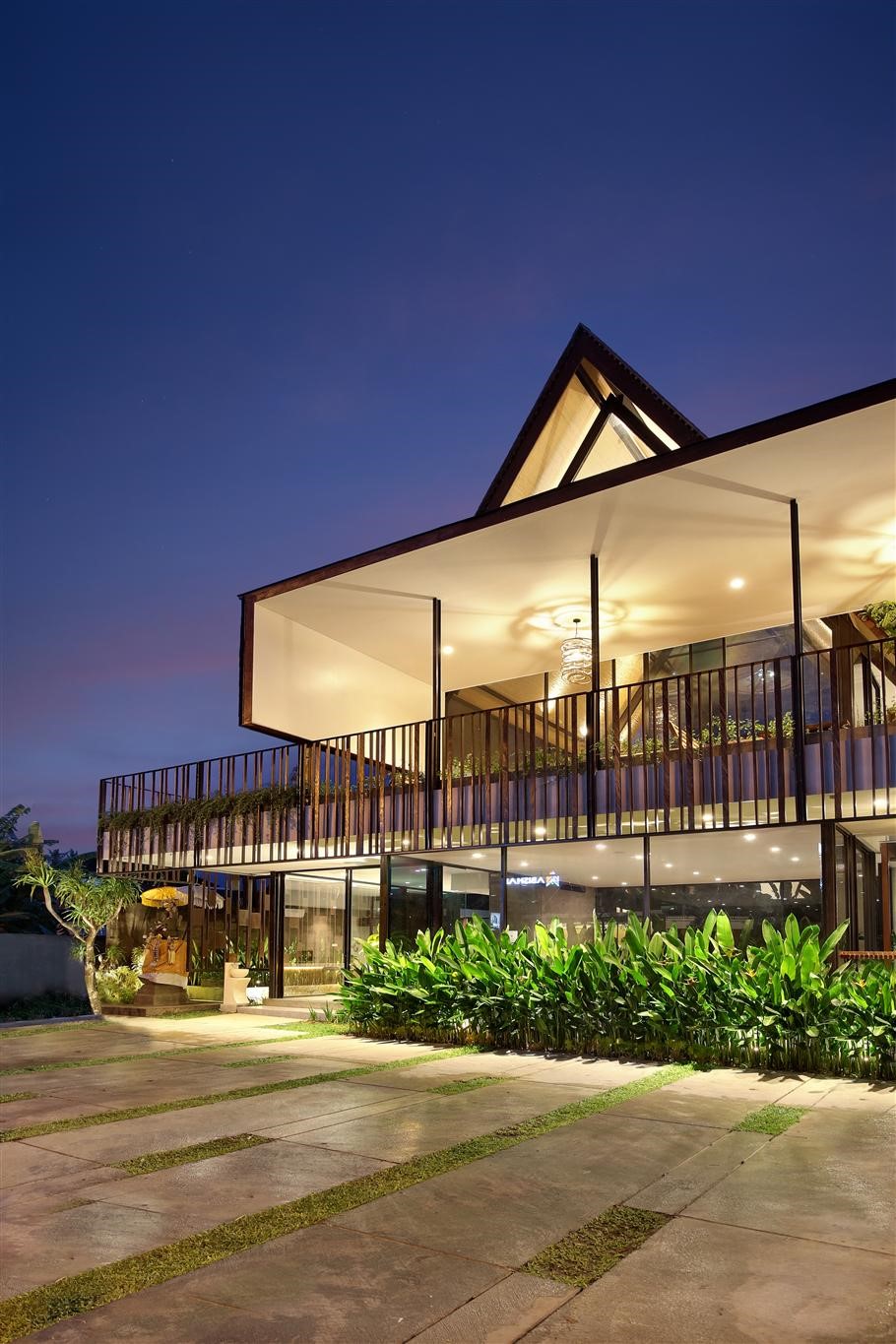 46 (Entrance and Parking area)