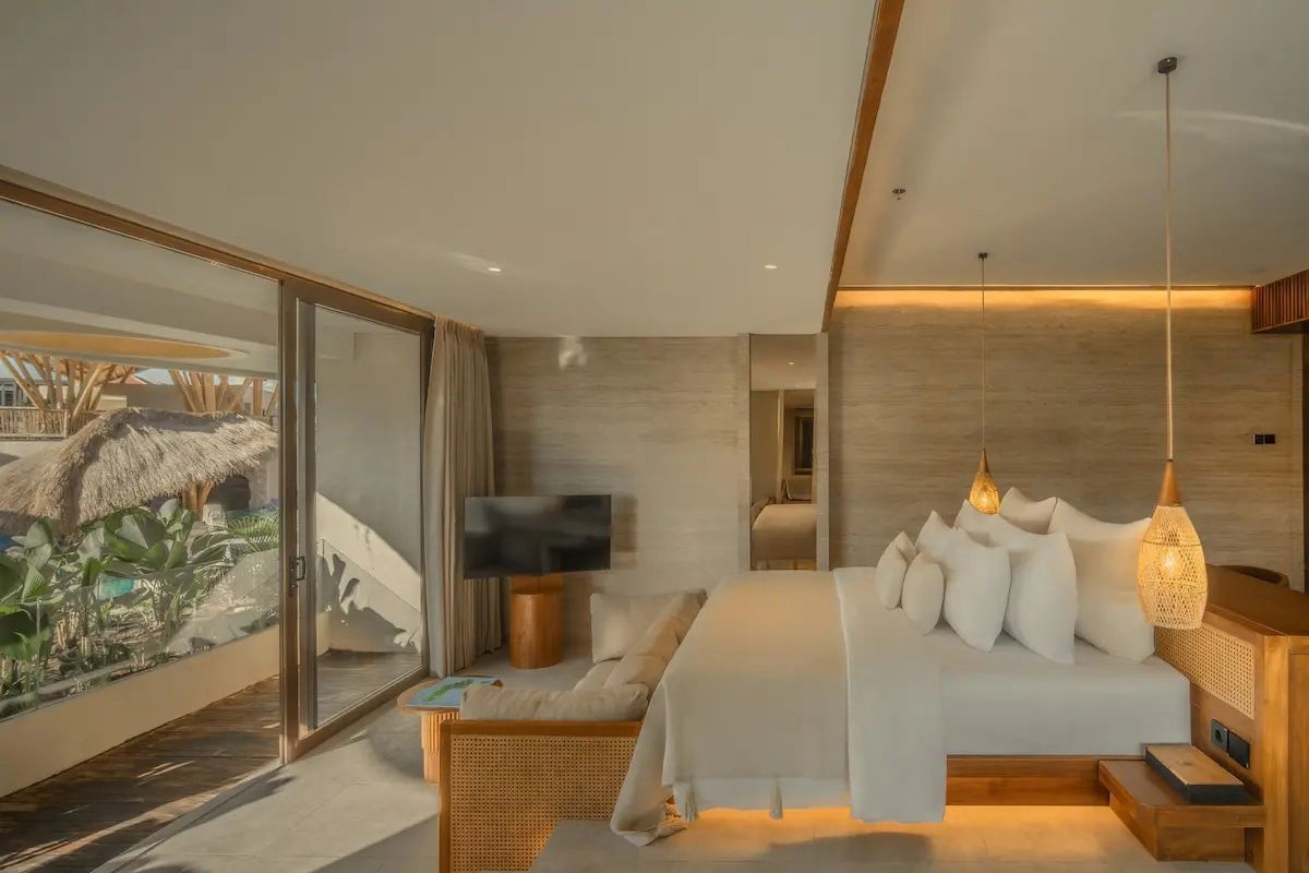 Grand Suite Pool View3