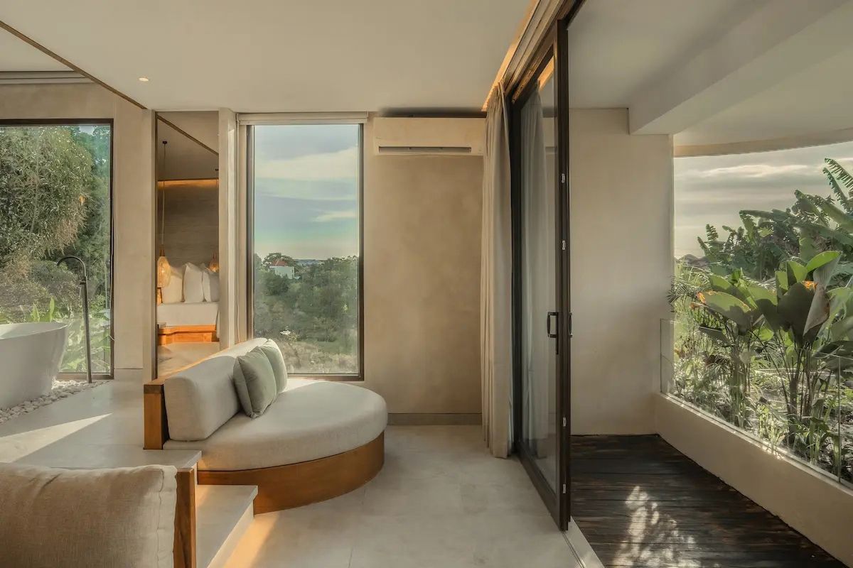 Grand Suite Pool View5