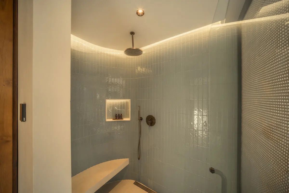 Grand Suite Pool View6